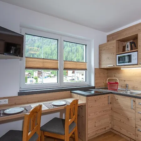 Giggi Tenne 3* Ζόλντεν